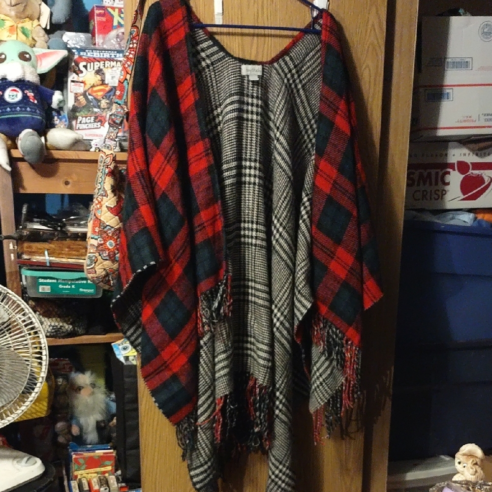 Bay Studio Houndstooth Knit Poncho